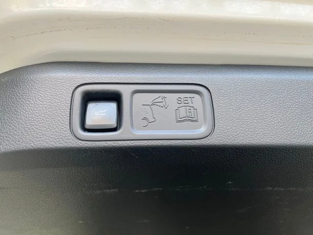 Used 2022 White Ford XLT image 53