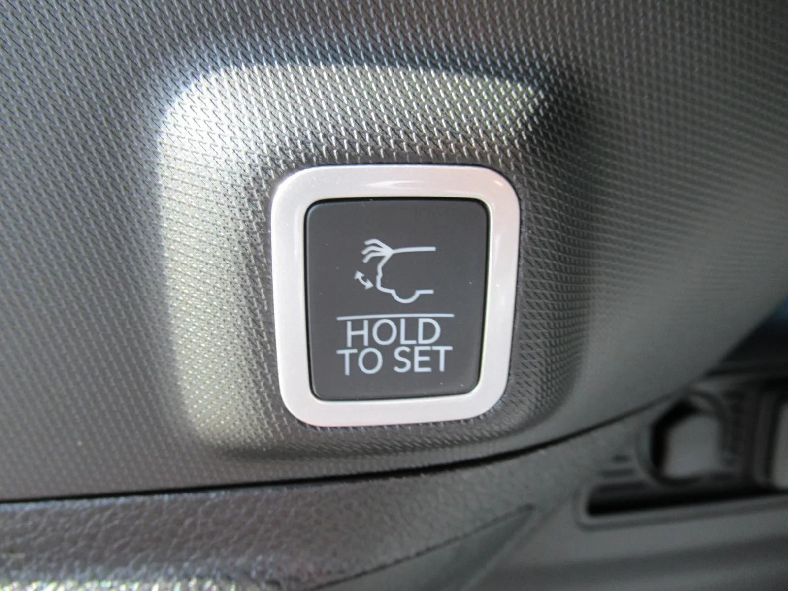 New 2026 Baltic Gray Metallic Clear-Coat Exterior Paint Jeep Laredo X image 35