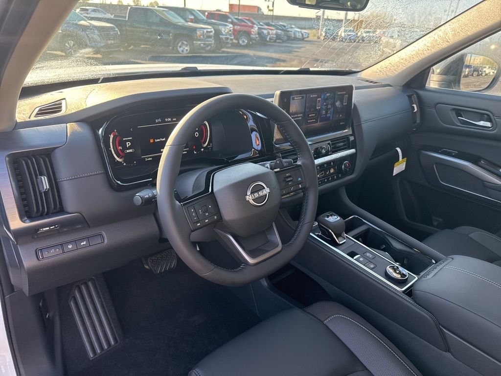 New 2026 Everest White Pearl TriCoat Nissan SL image 11