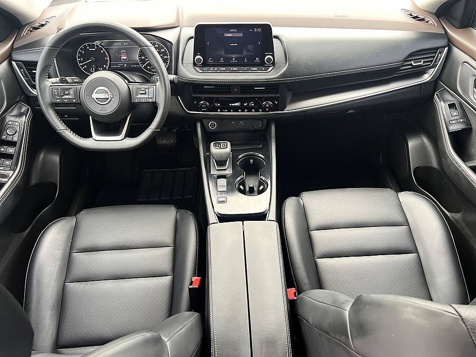 Used 2023 Gun Metallic Nissan SV image 18