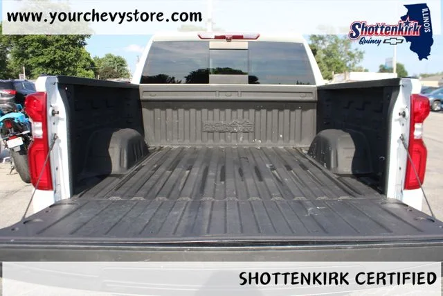 Used 2023 Beige Chevrolet High Country image 5