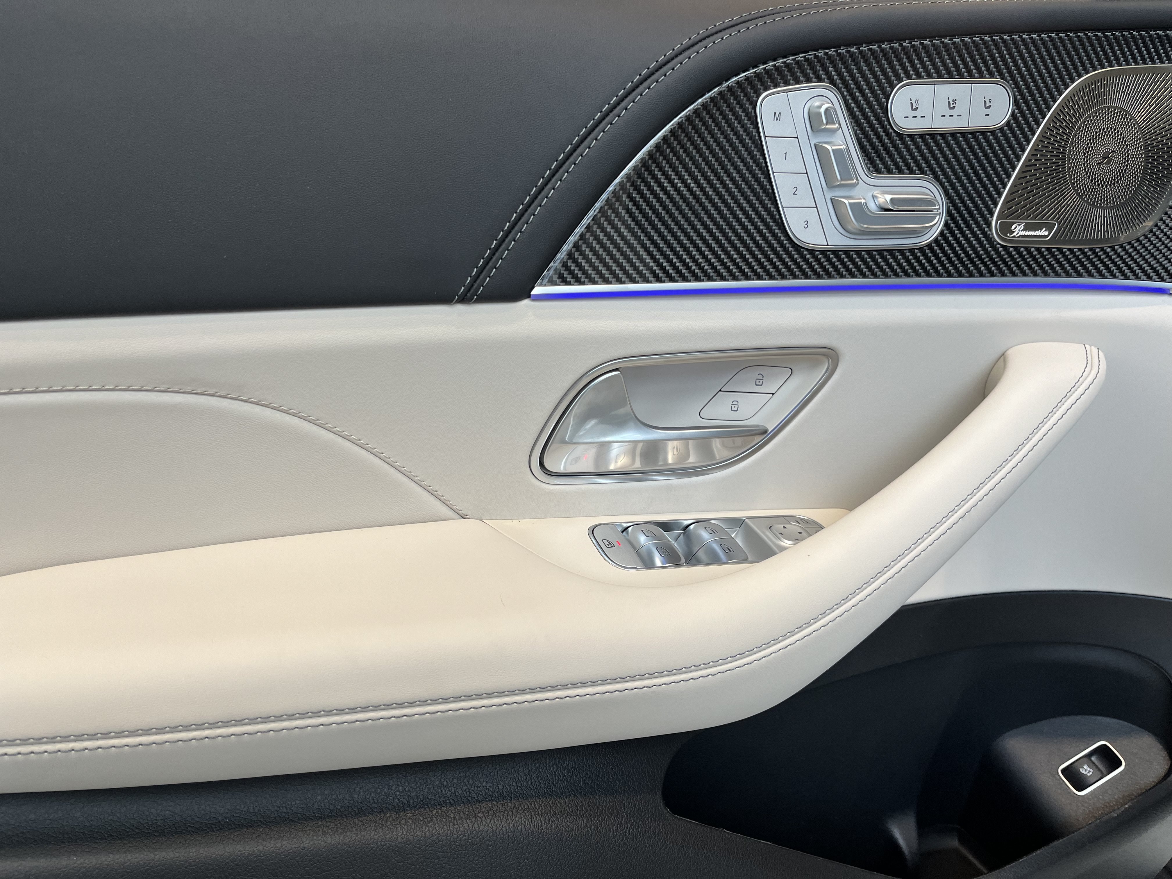 New 2026 MOONLIGHT WHITE Mercedes-Benz AMG® GLS 63 image 8