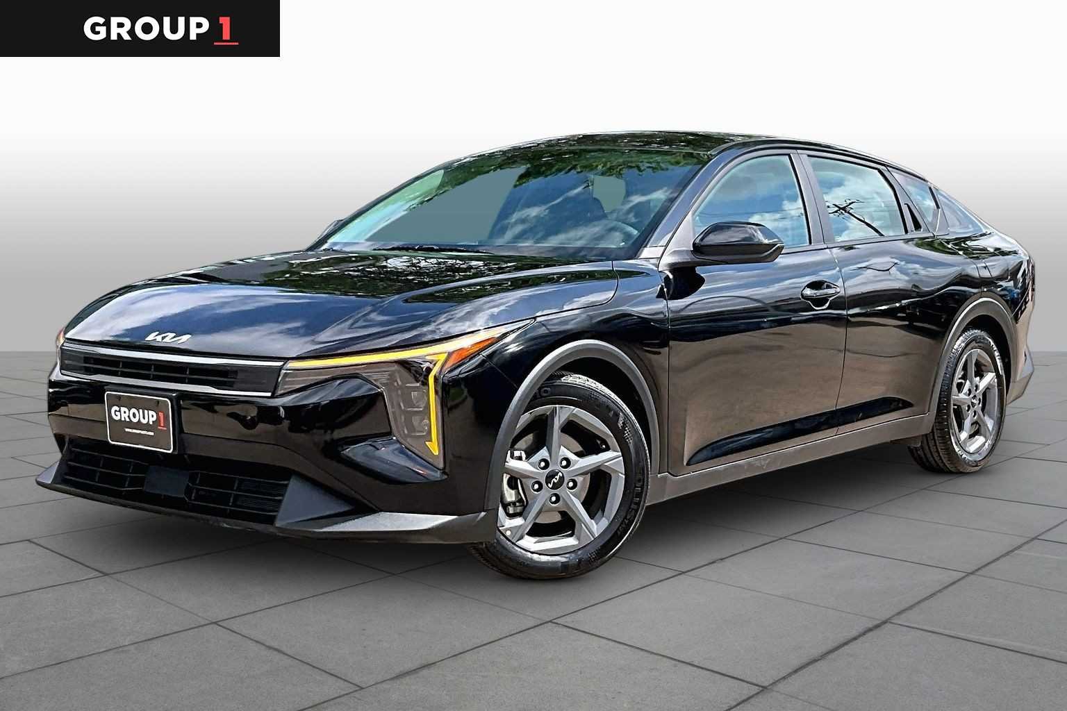 2025 Kia K4 LXS AT's photo