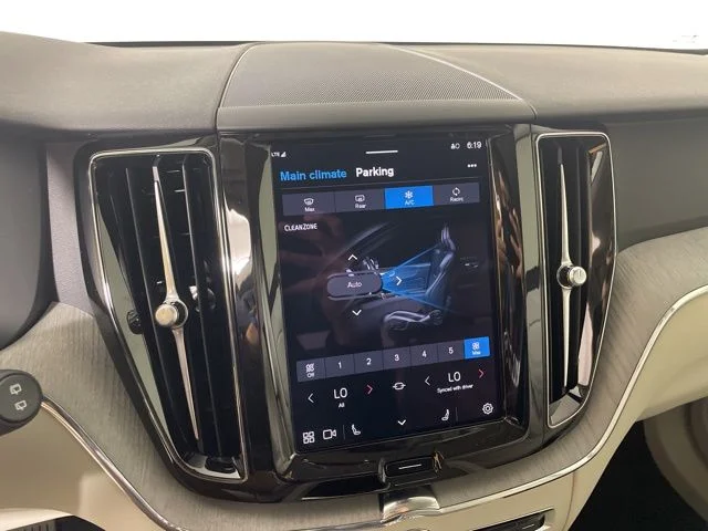 Certified Used 2025 Onyx Black Metallic Volvo Plus image 24