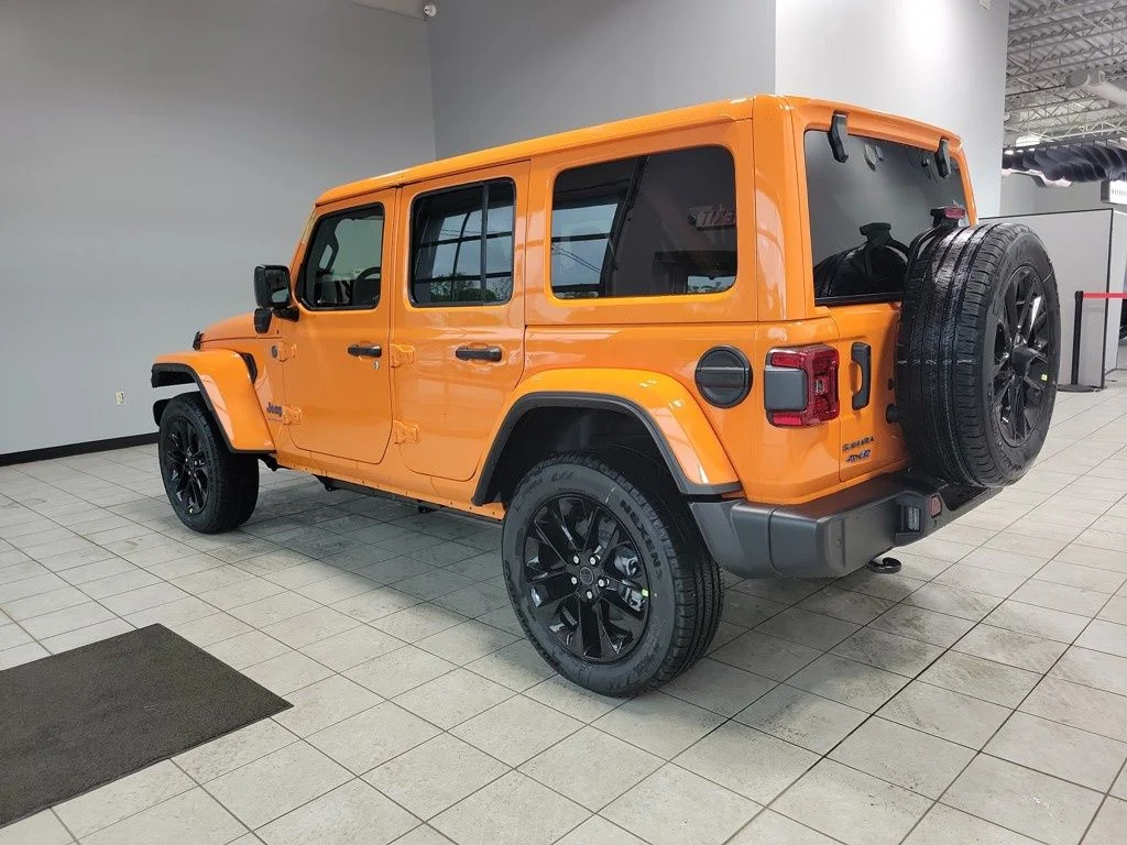 New 2025 Joose Exterior Paint Jeep Sahara 4xe image 4