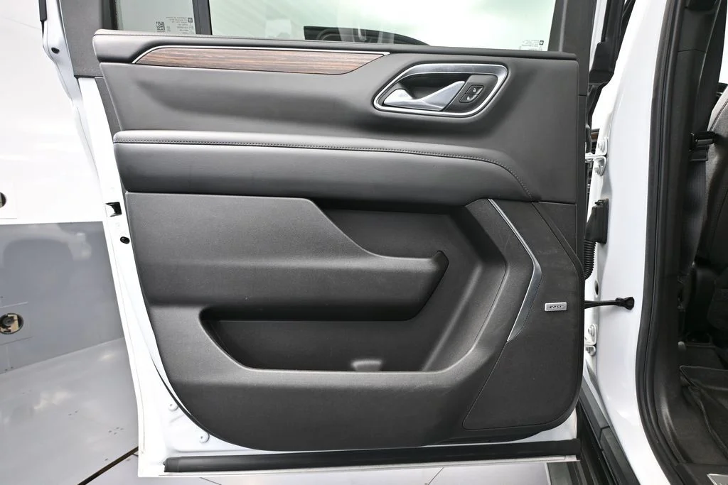 Used 2021 White Chevrolet High Country image 41