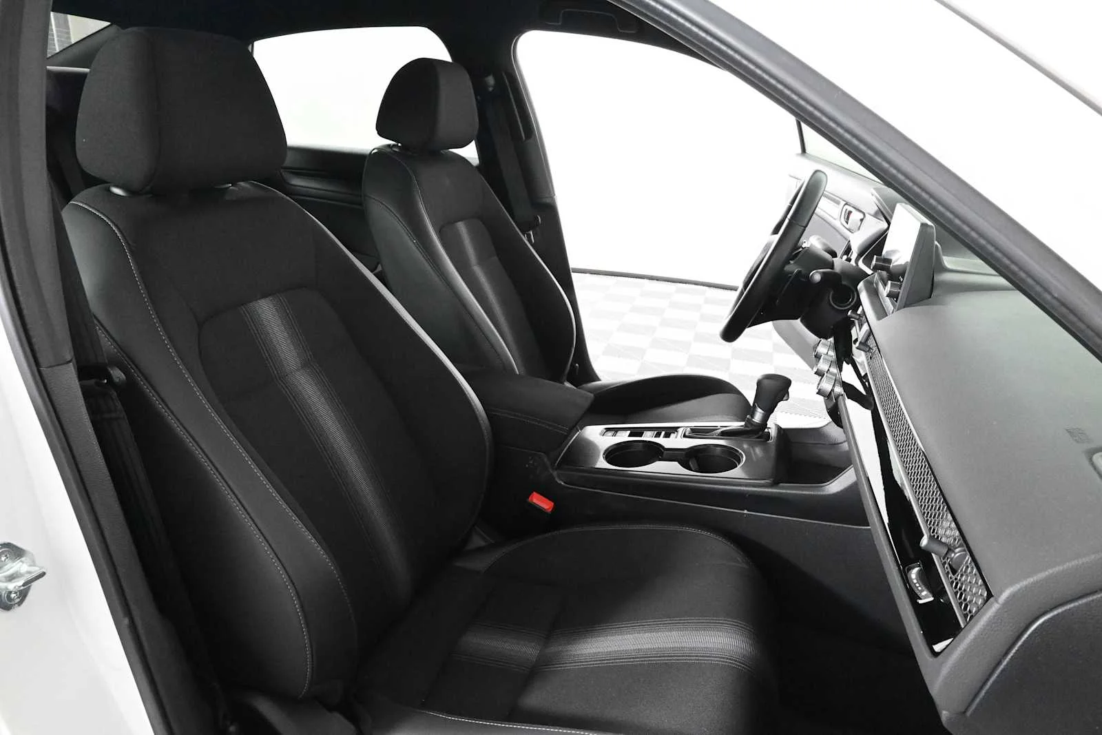 Used 2024 Platinum White Pearl Honda Sport image 11