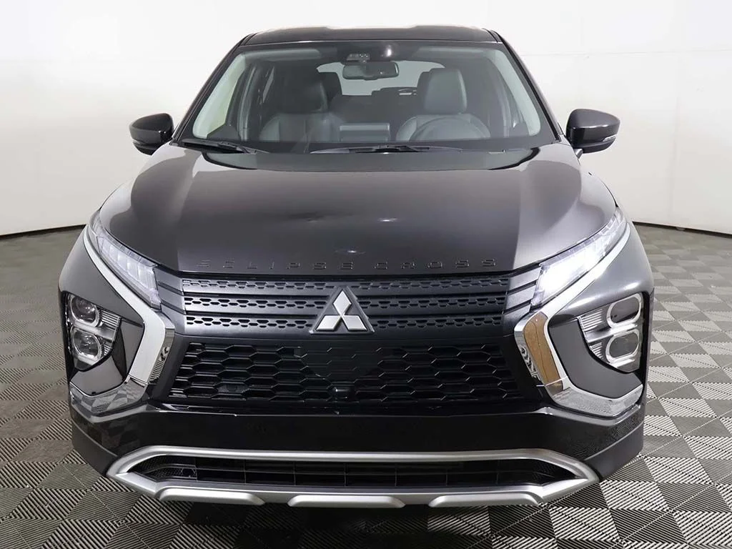 New 2026 Black Mitsubishi SE image 13