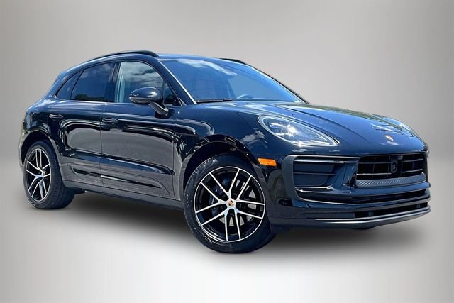 2025 Porsche Macan -'s photo