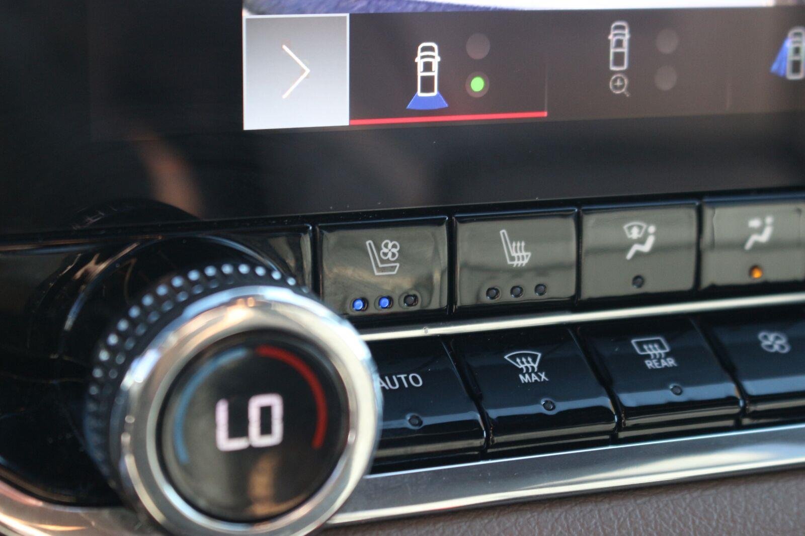 Used 2024 Onyx Black GMC Denali image 25