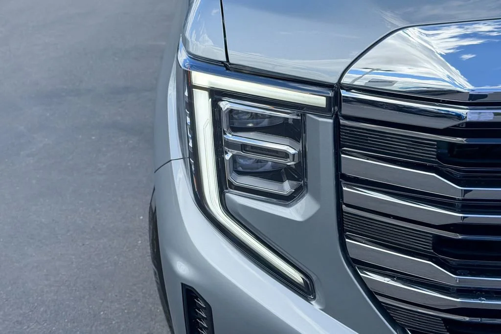 New 2026 Sterling Metallic GMC SLT image 4