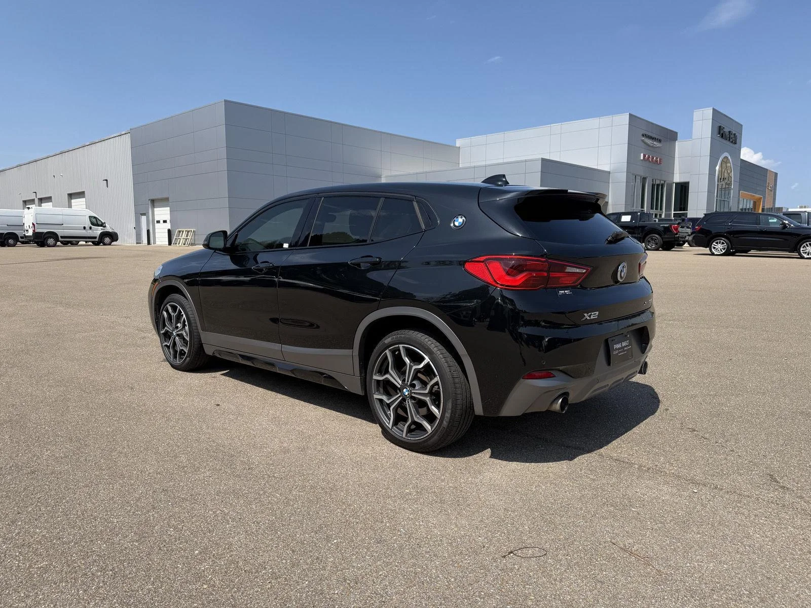 Used 2018 Black Sapphire Metallic BMW xDrive28i image 4