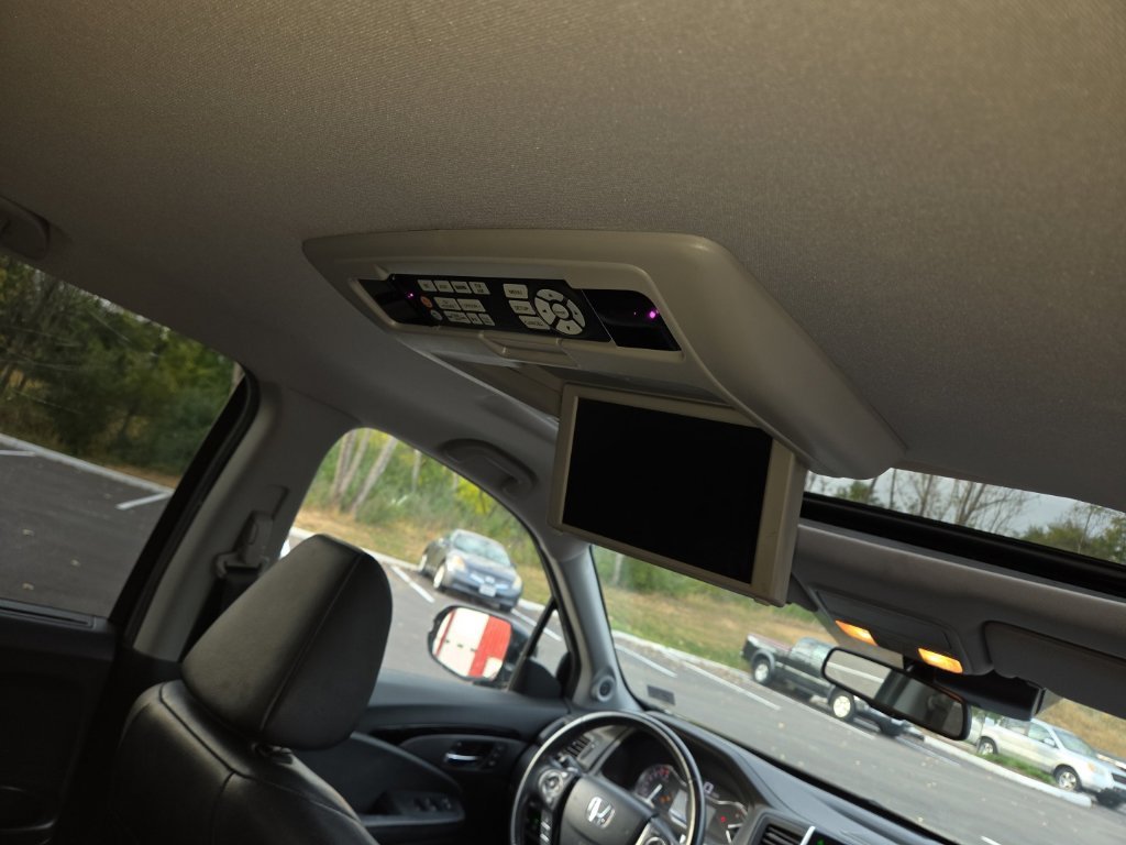 Used 2016  Honda Touring image 25