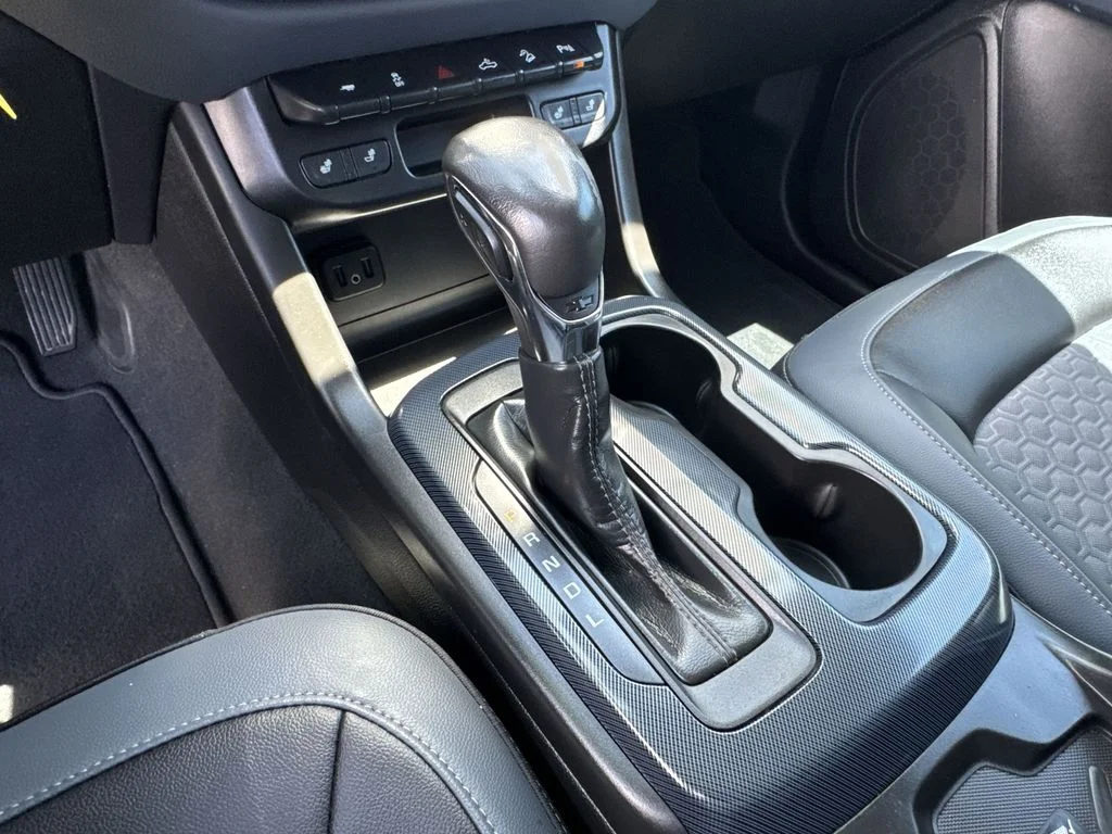 Used 2022 Gray Chevrolet Z71 image 16