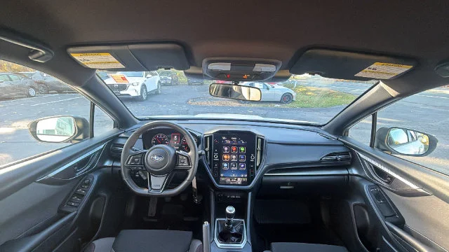 Used 2024 White Subaru Base image 28