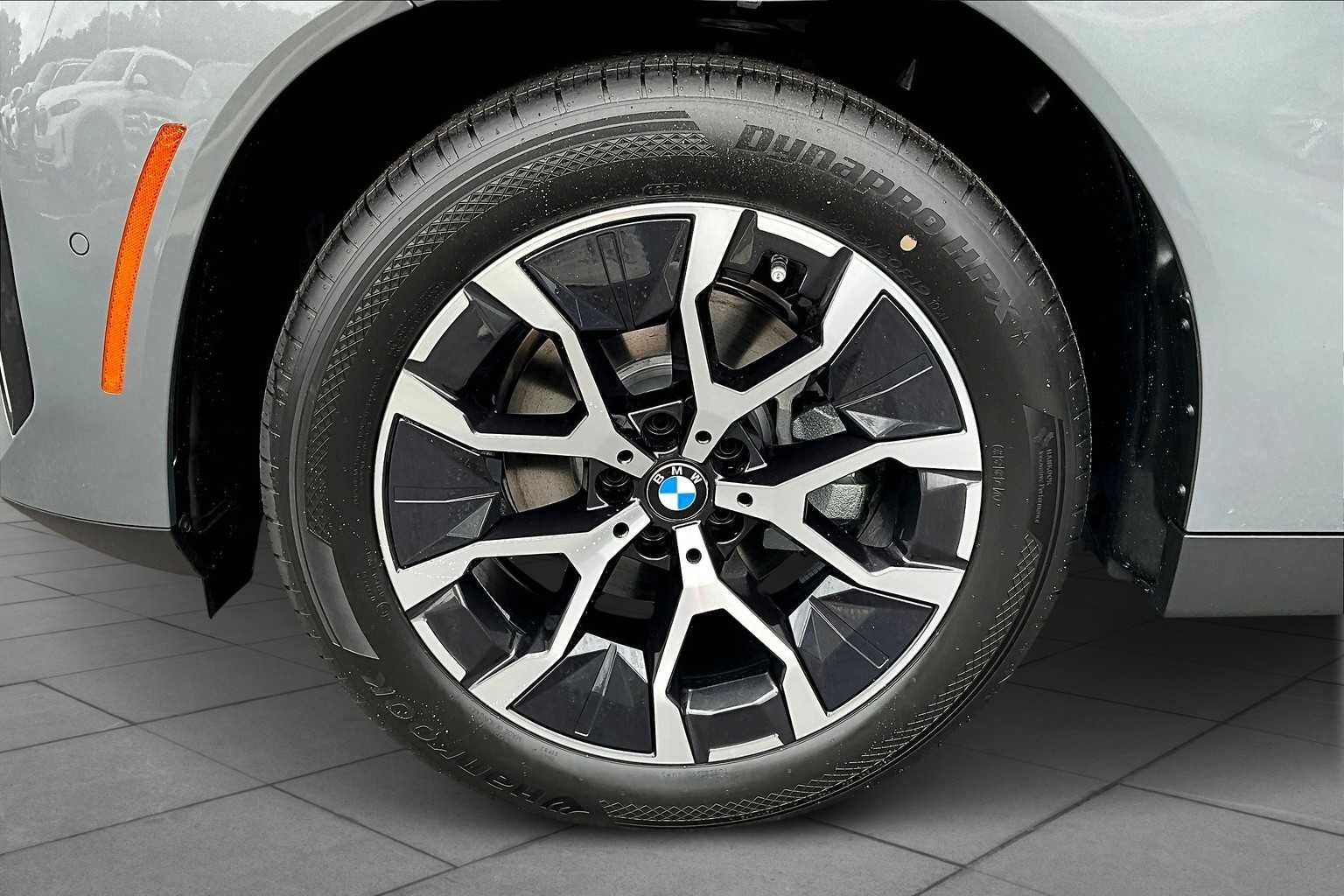 New 2026 Skyscraper Grey Metallic BMW 30 xDrive image 11