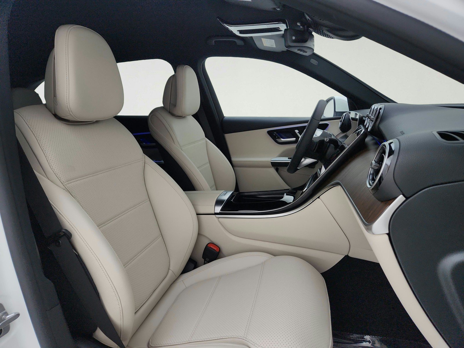 Certified Used 2025 Polar White Mercedes-Benz GLC 300 image 20