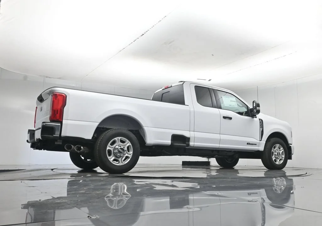 New 2026 Oxford White Ford XLT image 47