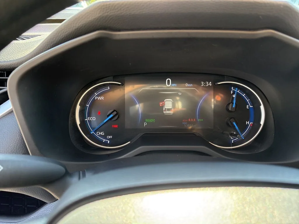 Used 2024 Silver Toyota XLE image 24