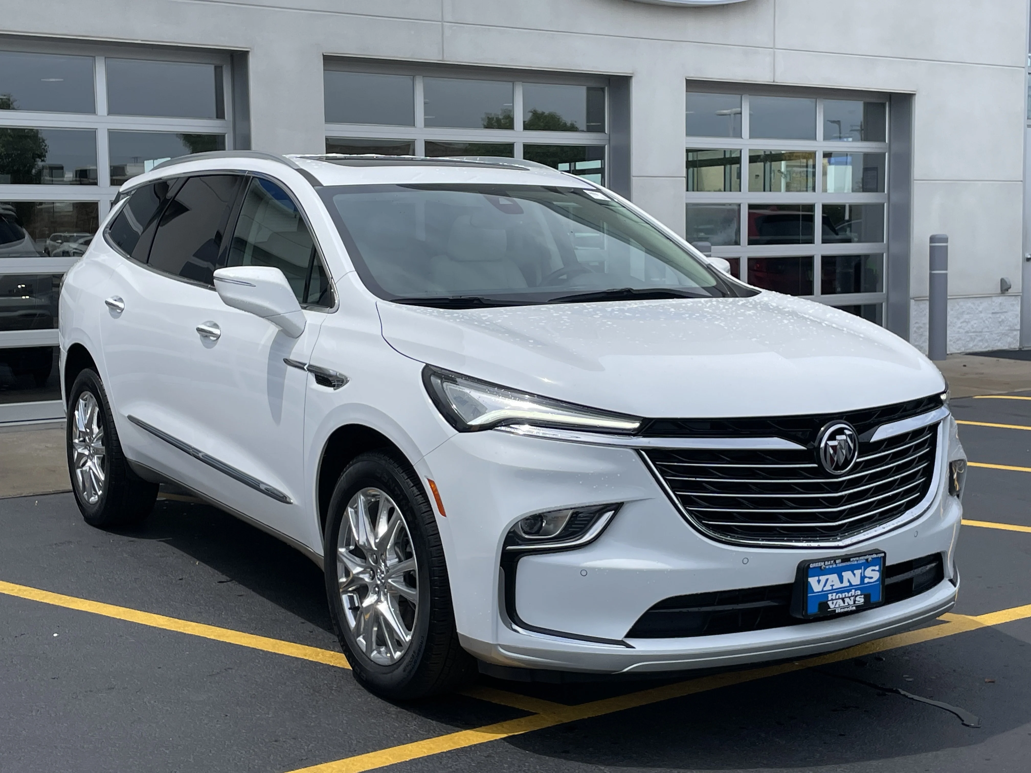 2024 Buick Enclave Essence AWD's photo