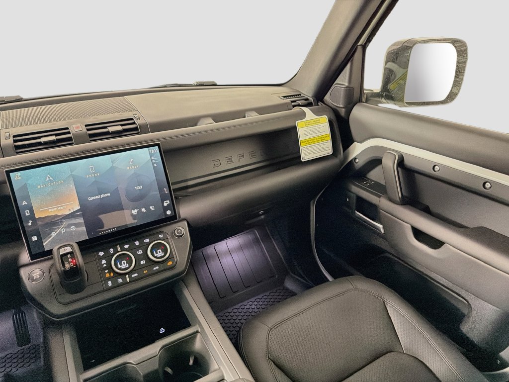New 2026 Fuji White Land Rover X-Dynamic SE image 25