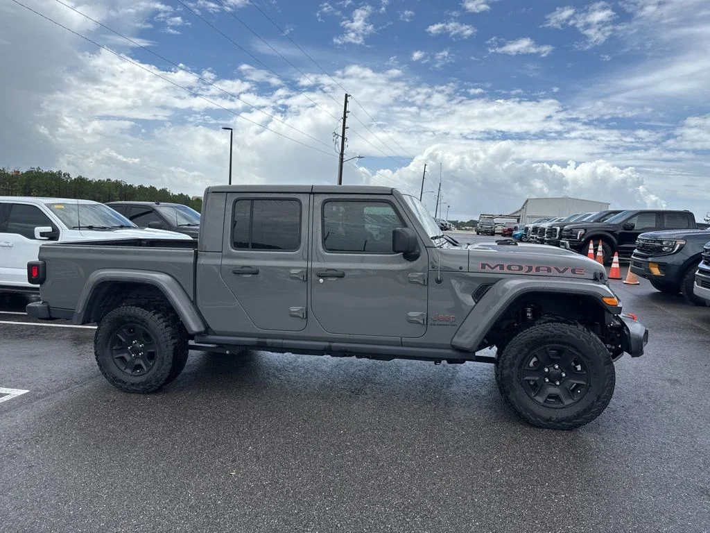 2021 Jeep Gladiator Mojave's photo