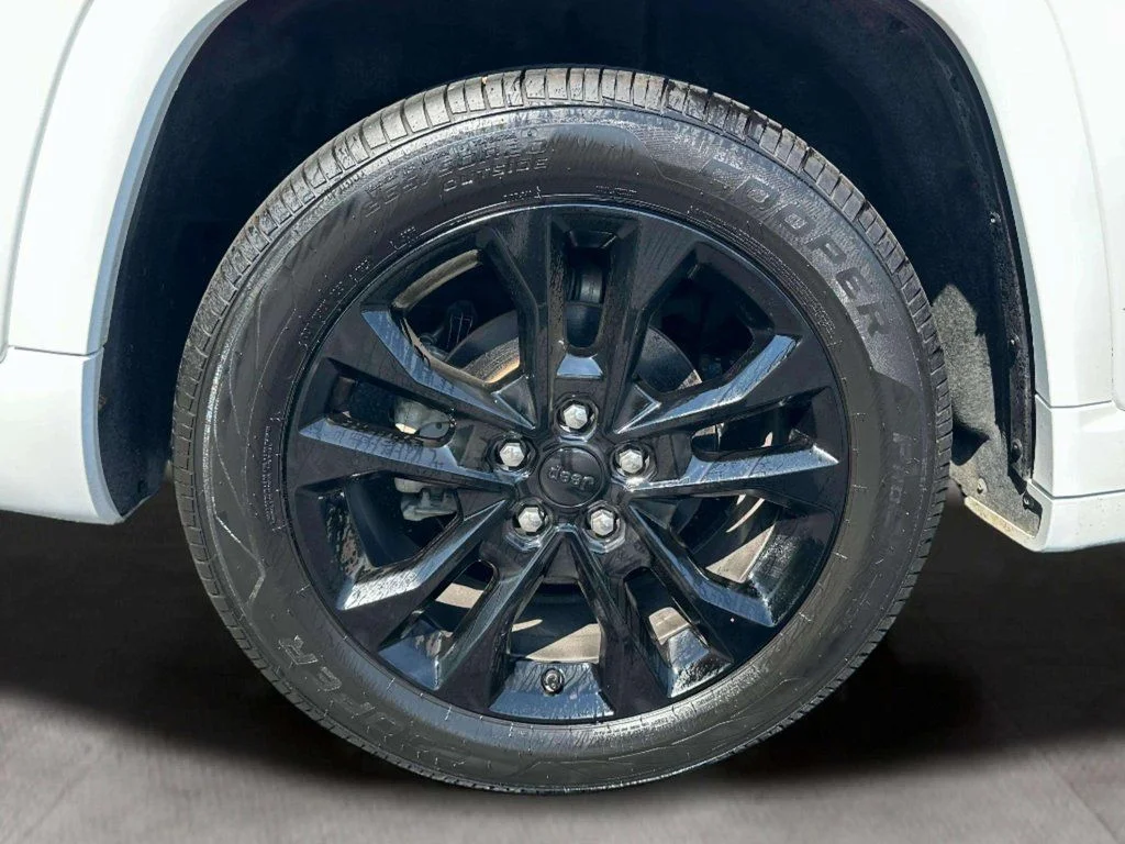 2023 Jeep Grand Cherokee Overland - Photo 11