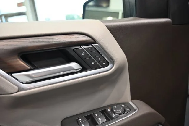 New 2026 Sterling Metallic GMC SLT image 30