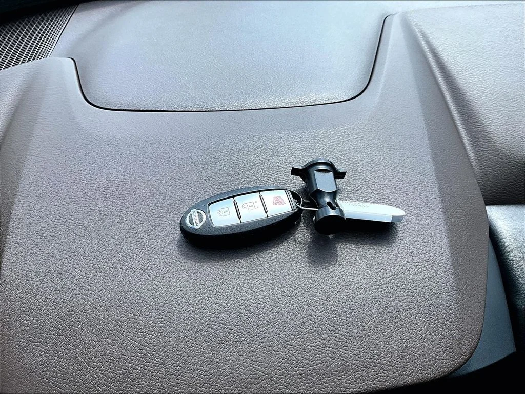 Used 2021 Black Nissan S image 12