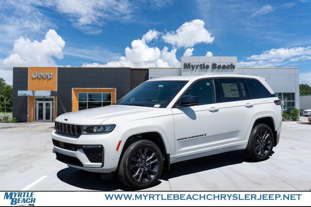 New 2026 Bright White Clear-Coat Exterior Paint Jeep Limited Reserve image 1