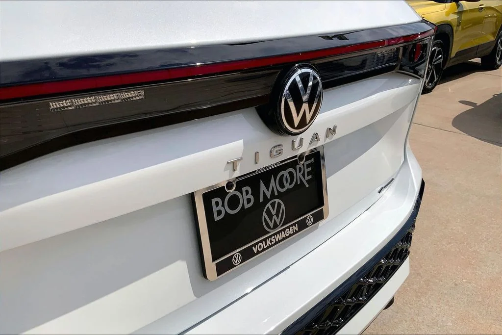 New 2026 Opal White Pearl Volkswagen SEL R-Line Turbo image 9