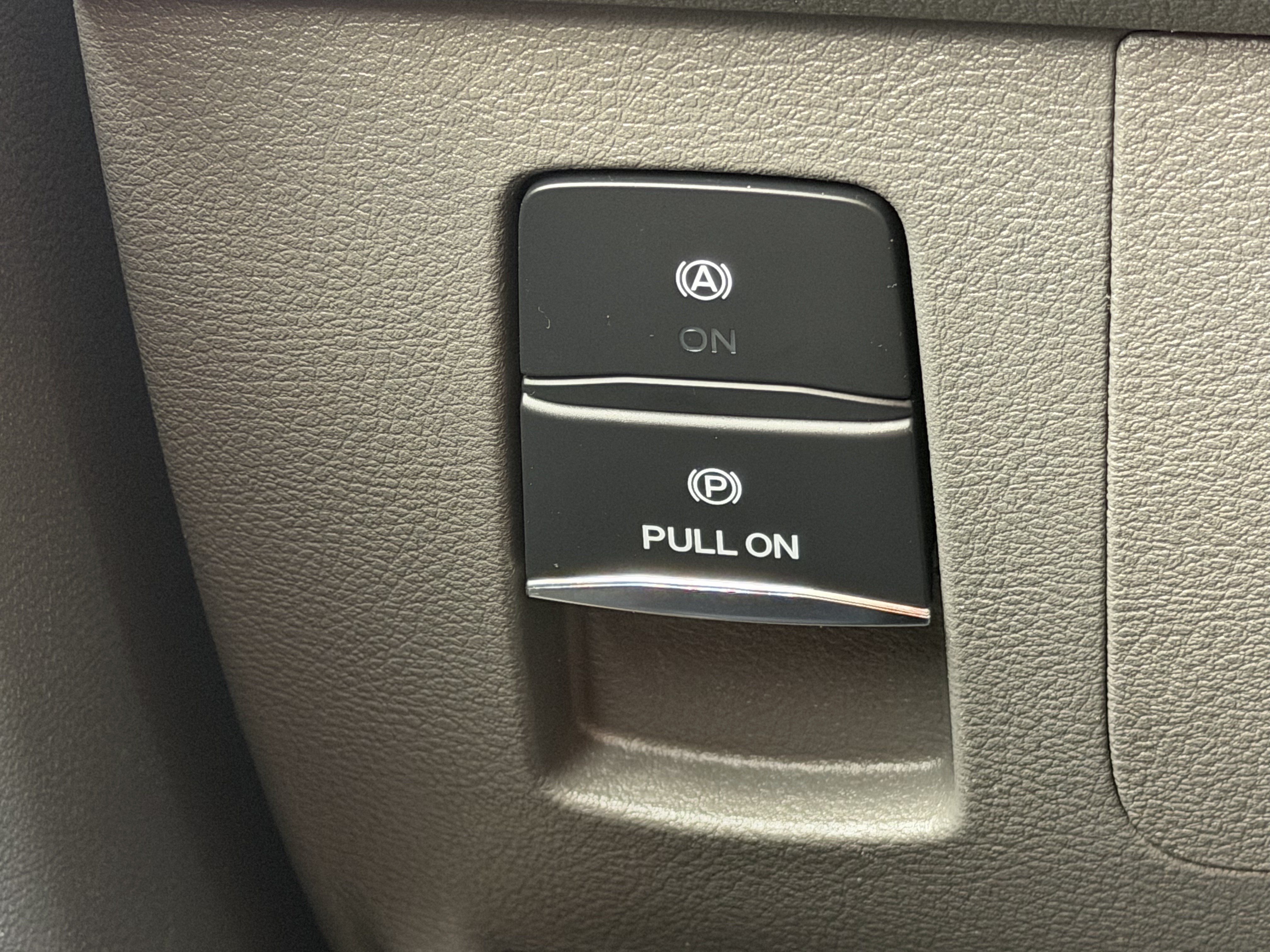 Used 2022 Oxford White Ford XLT image 11