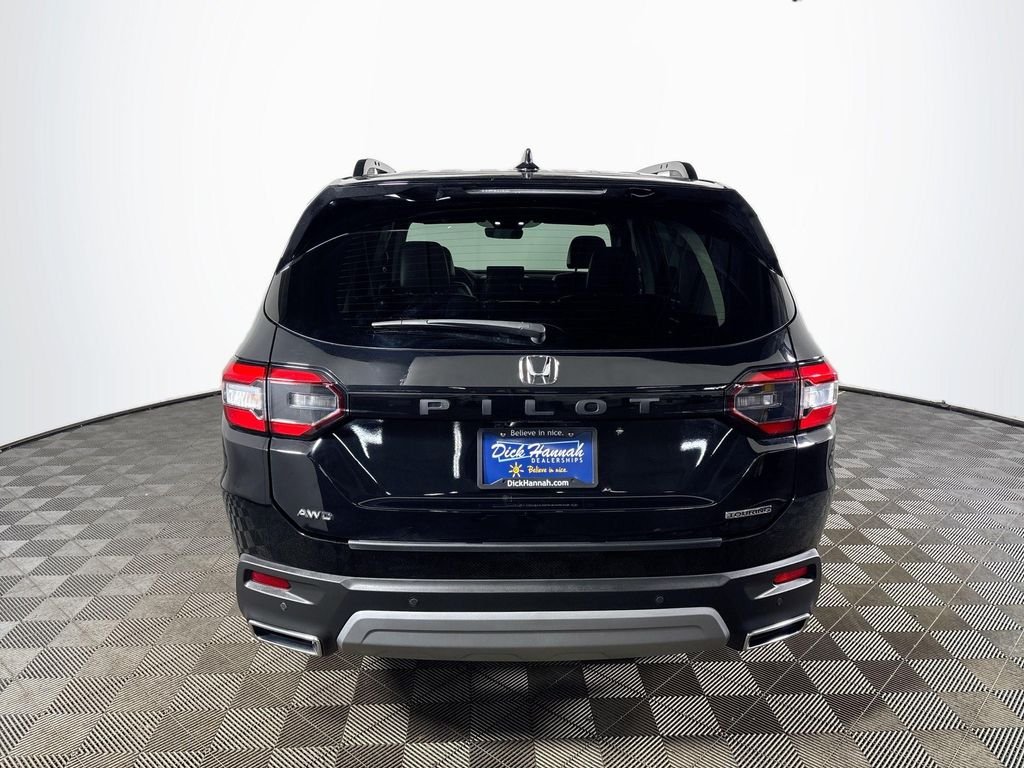 Used 2024 Crystal Black Pearl Honda Touring image 7