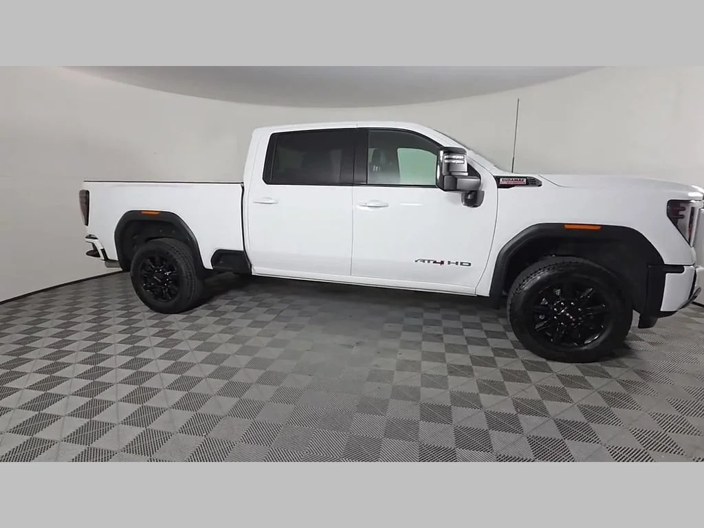 Used 2025 Summit White GMC AT4 image 35