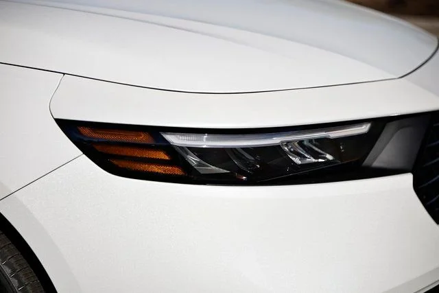 New 2026 Platinum White Honda LX image 17
