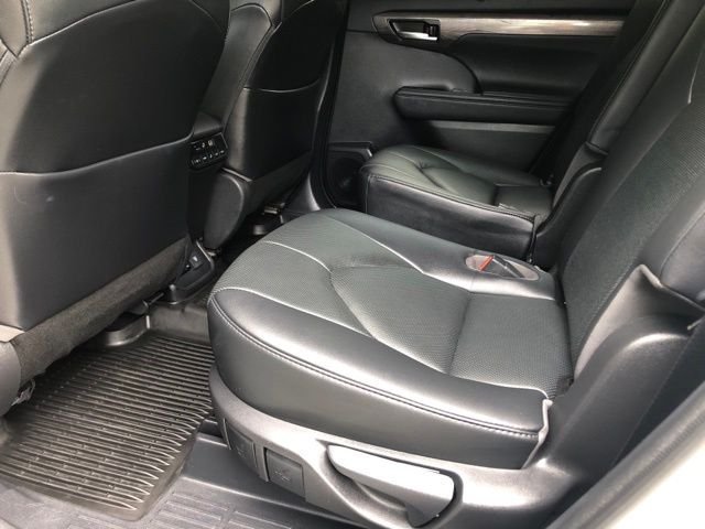 Used 2021 Blizzard Pearl Toyota Limited image 20