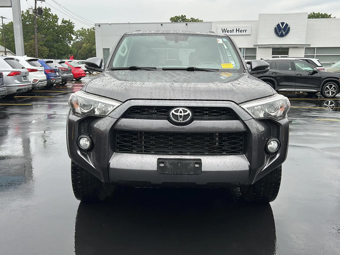 Used 2019 Magnetic Gray Metallic Toyota SR5 Premium image 2