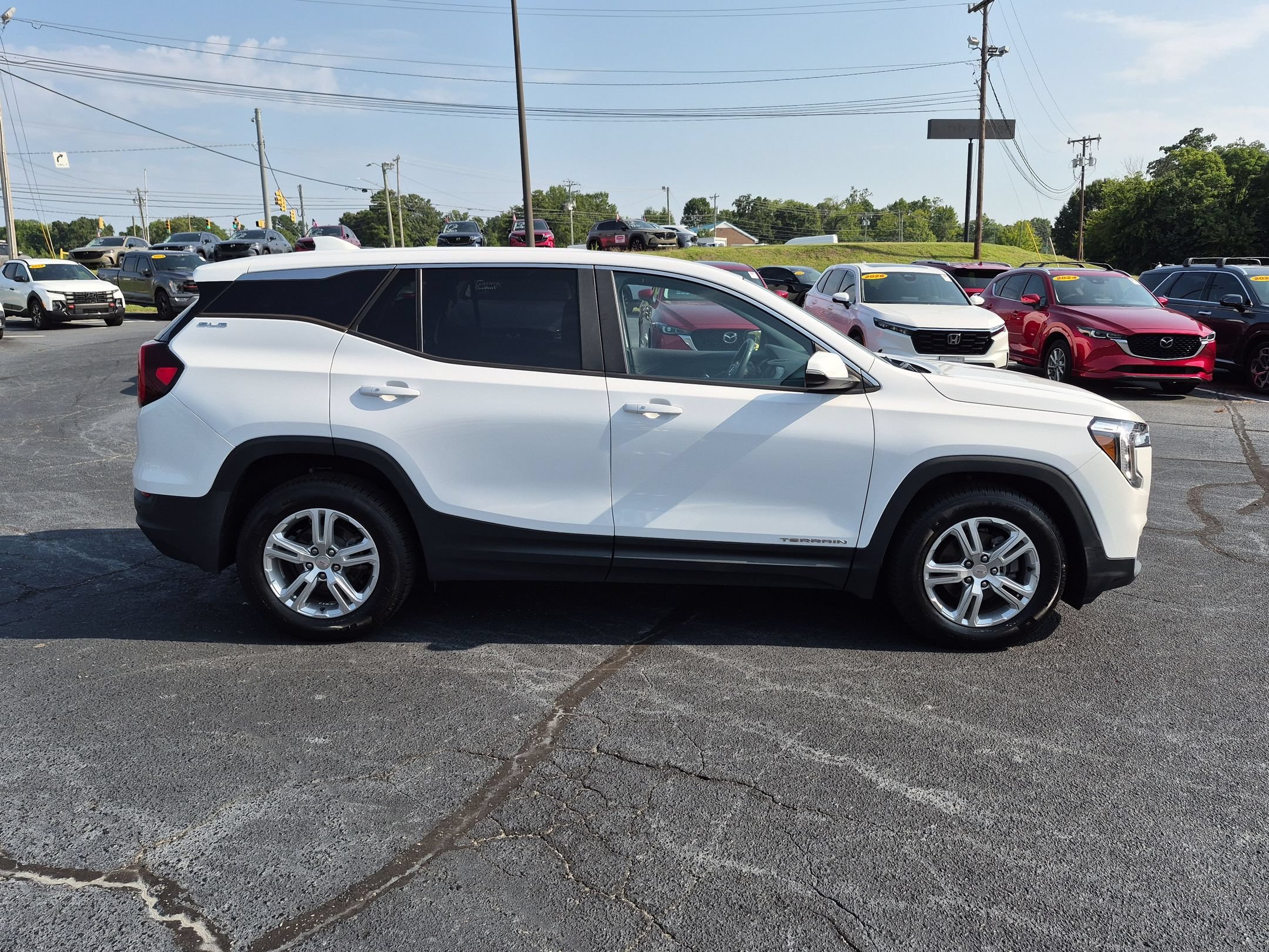 Used 2022 Summit White GMC SLE image 6