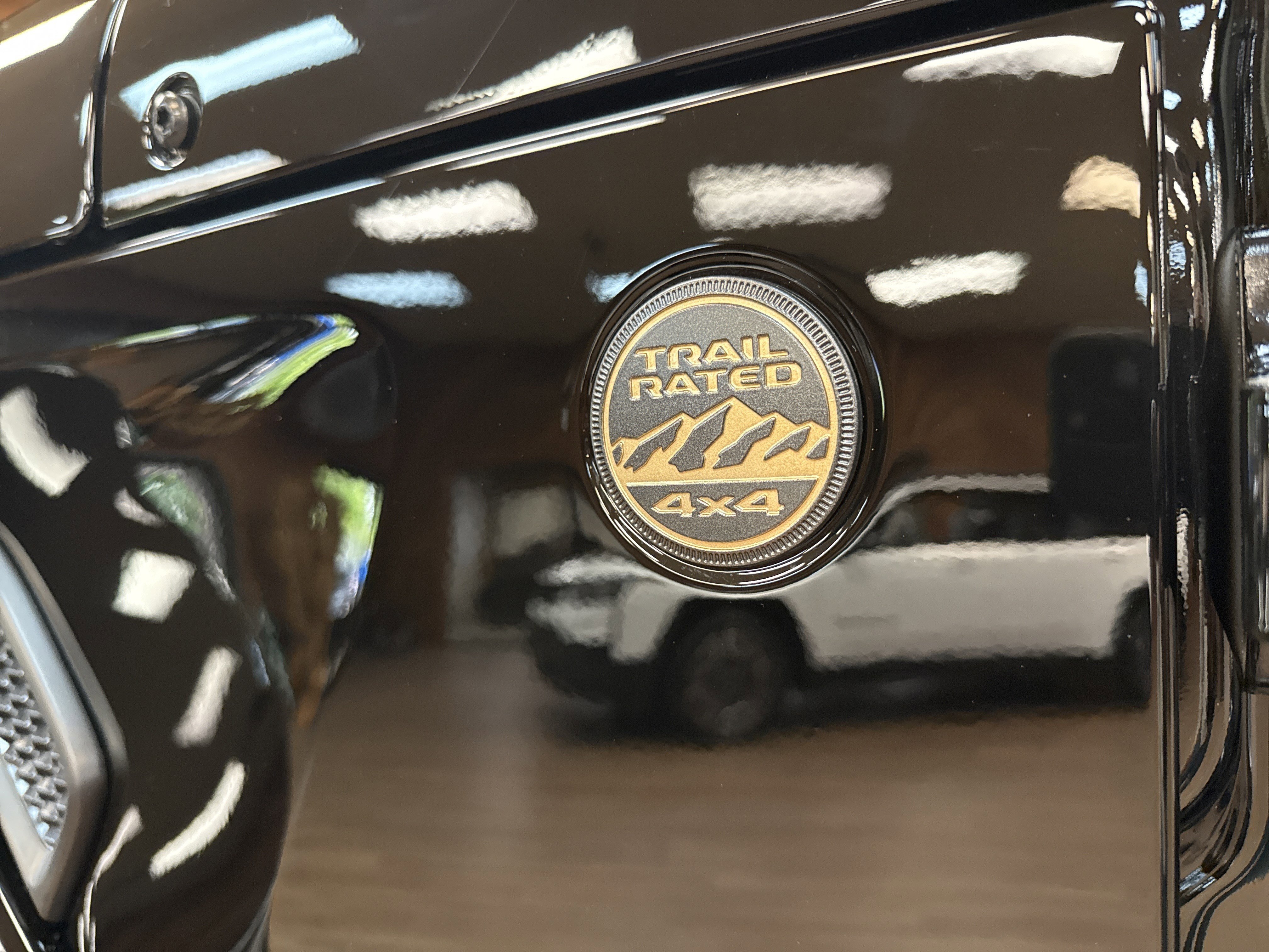 New 2026 Black Clear-Coat Exterior Paint Jeep 85th Anniversary Edition image 11