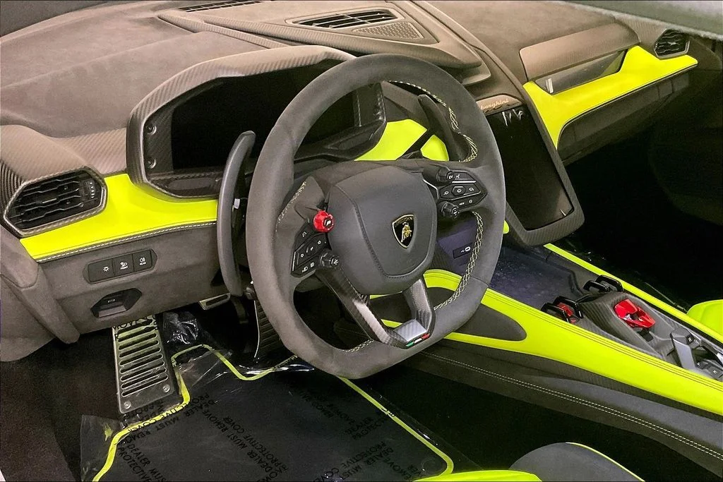 2025 Lamborghini Revuelto Base - Photo 7