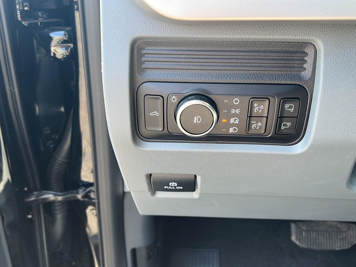 Used 2025 Agate Black Ford XLT image 6