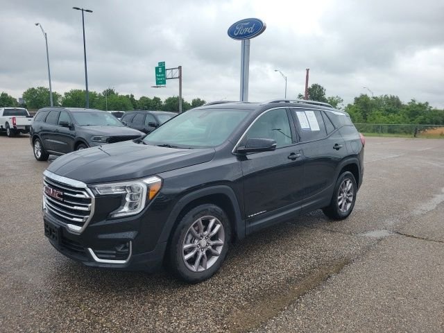 Used 2024 Ebony Twilight Metallic GMC SLT image 19