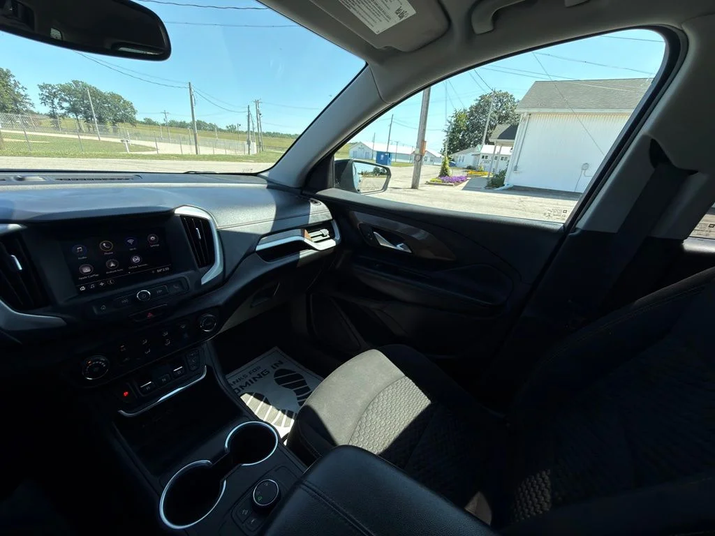 Used 2020 Black GMC SLE image 32
