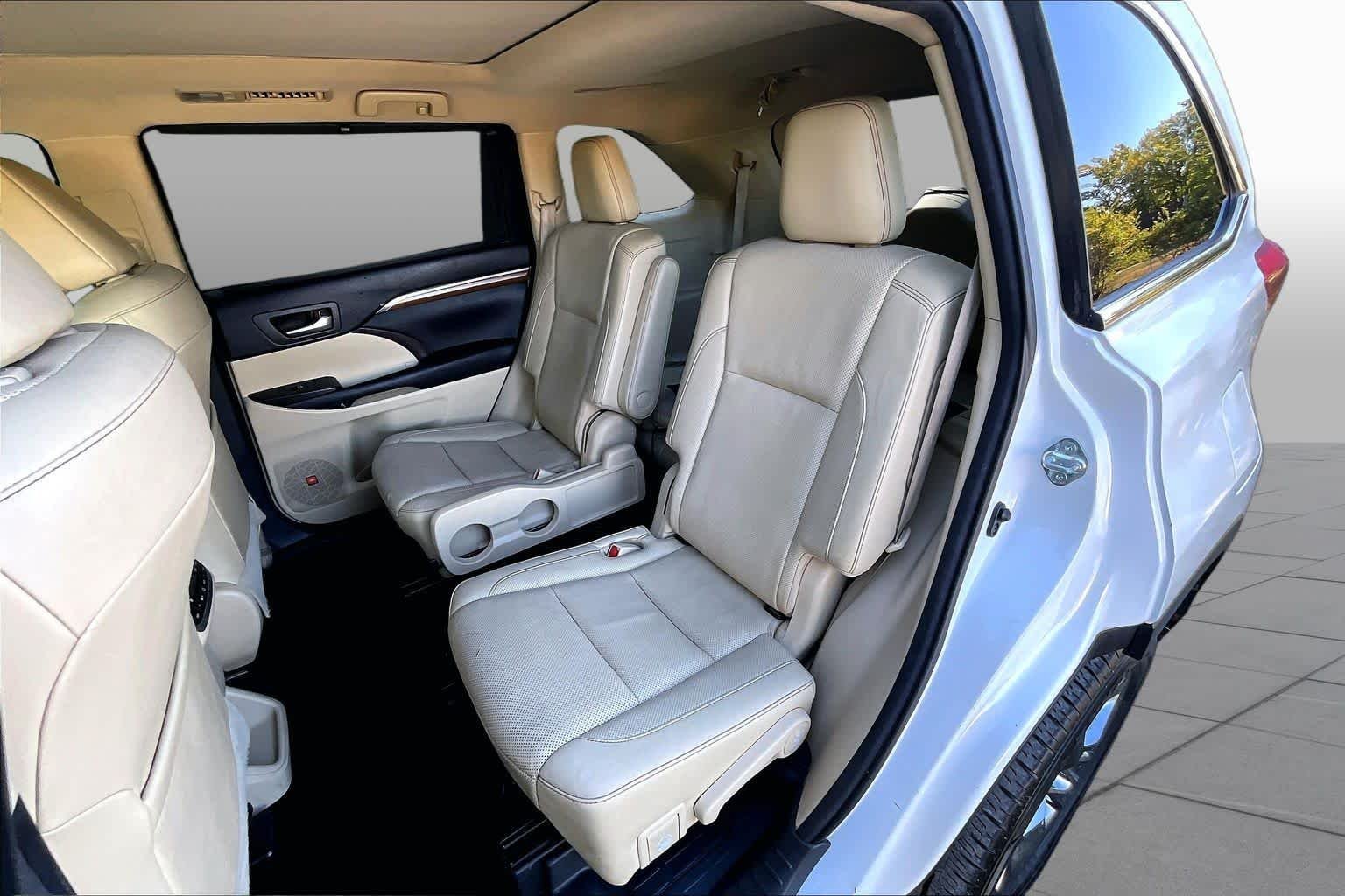 Used 2017 Blizzard Pearl Toyota Hybrid Limited Platinum image 21