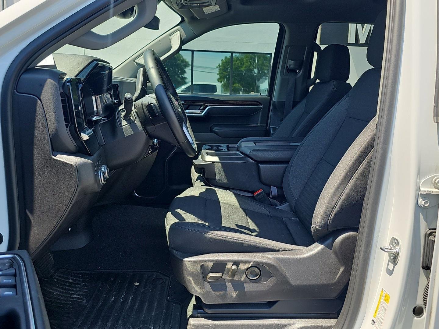 Used 2025 Summit White GMC Elevation image 11