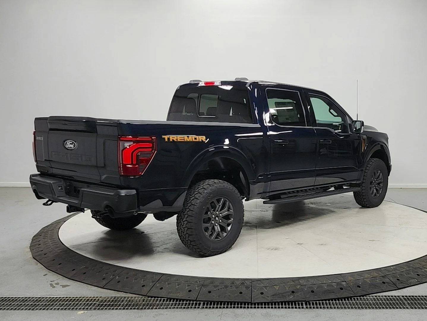 New 2026 Blue Ford Tremor image 7