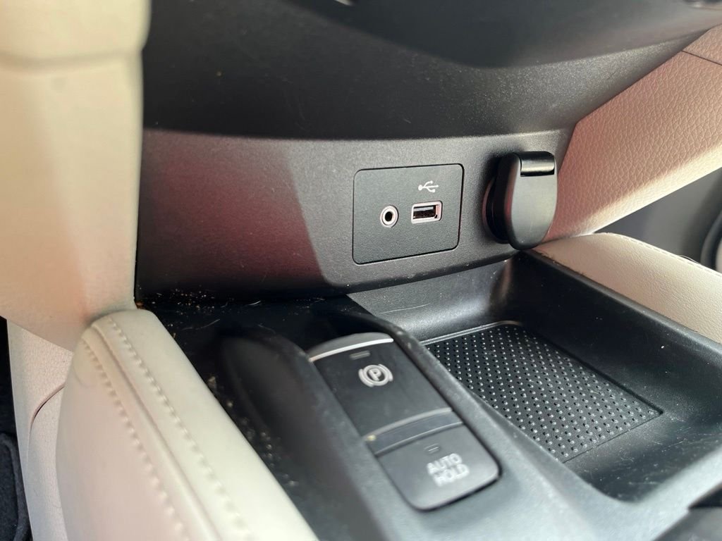Used 2019 Blue Nissan SL image 22