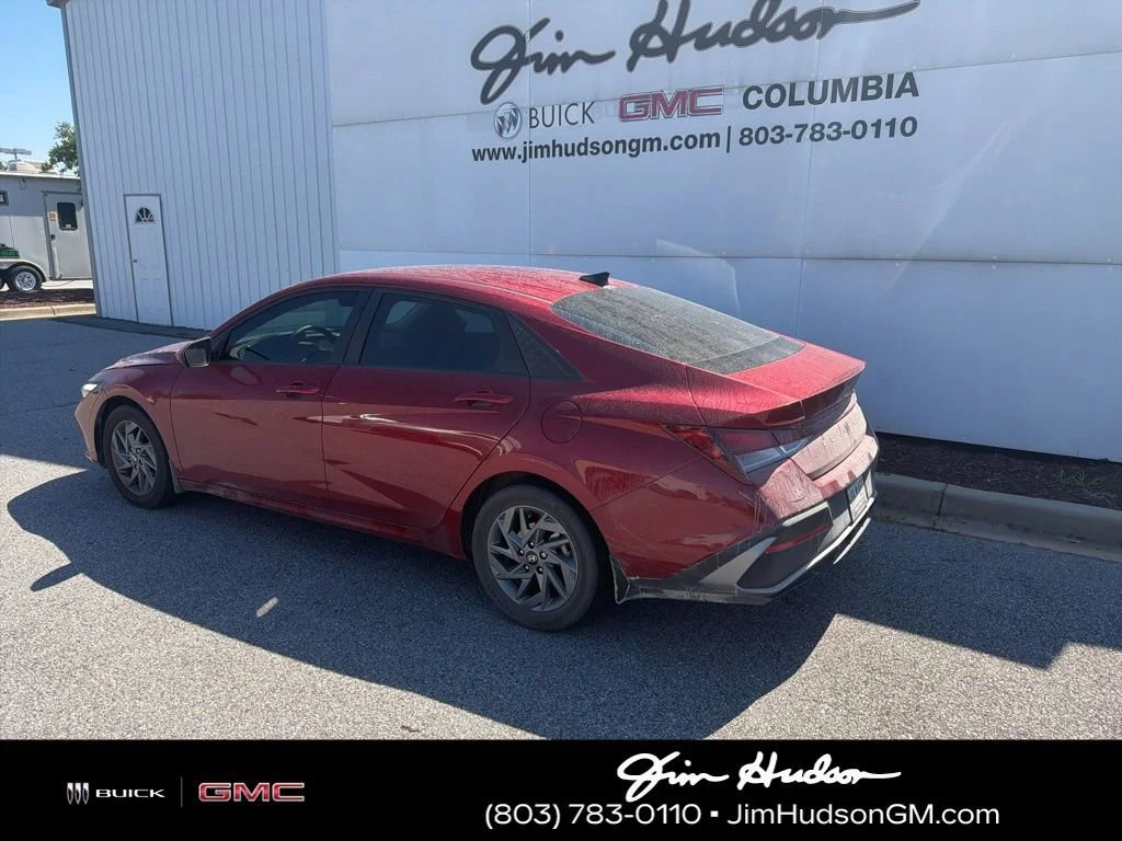 Used 2024 Red Hyundai SEL image 2