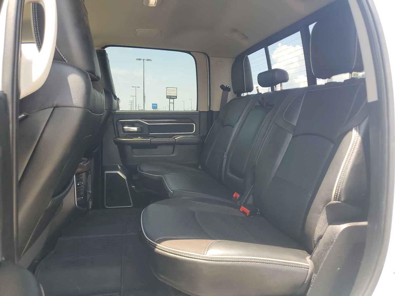 Used 2023  Ram Laramie image 14