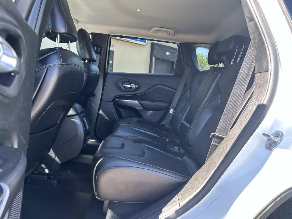 Used 2019 White Jeep Limited image 17